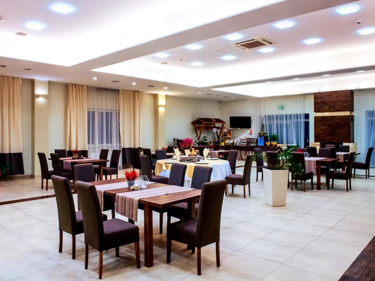 Hotel Feniks Gniezno Esterno foto