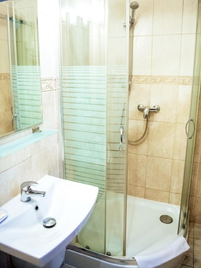 Hotel Feniks Gniezno Esterno foto