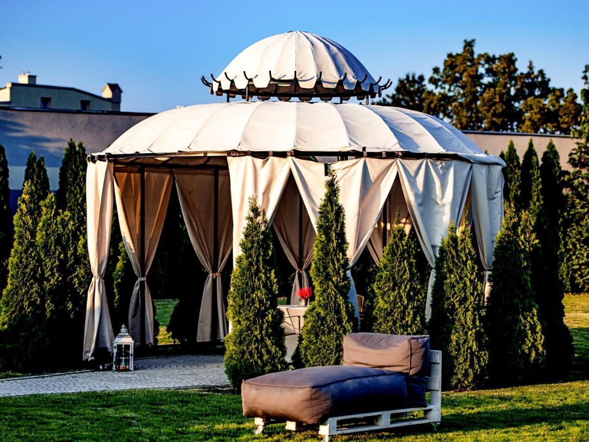 Hotel Feniks Gniezno Esterno foto