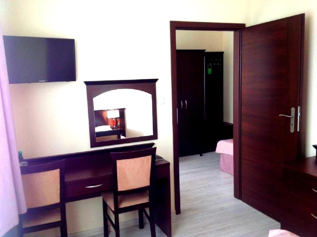 Hotel Feniks Gniezno Esterno foto