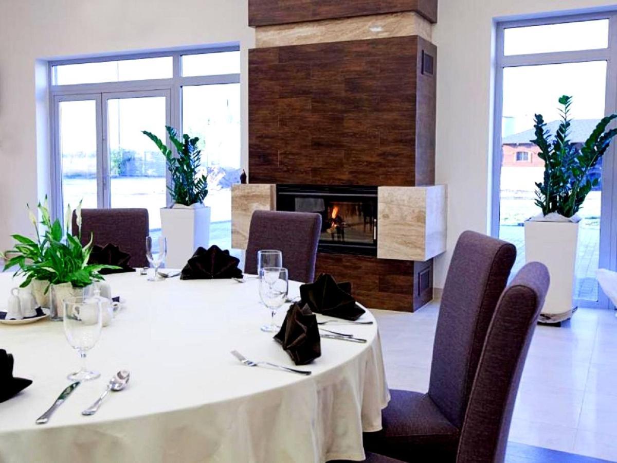 Hotel Feniks Gniezno Esterno foto