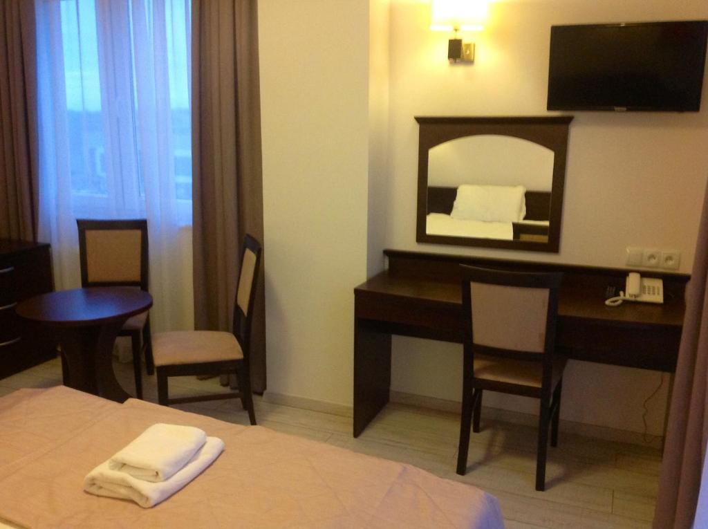 Hotel Feniks Gniezno Esterno foto