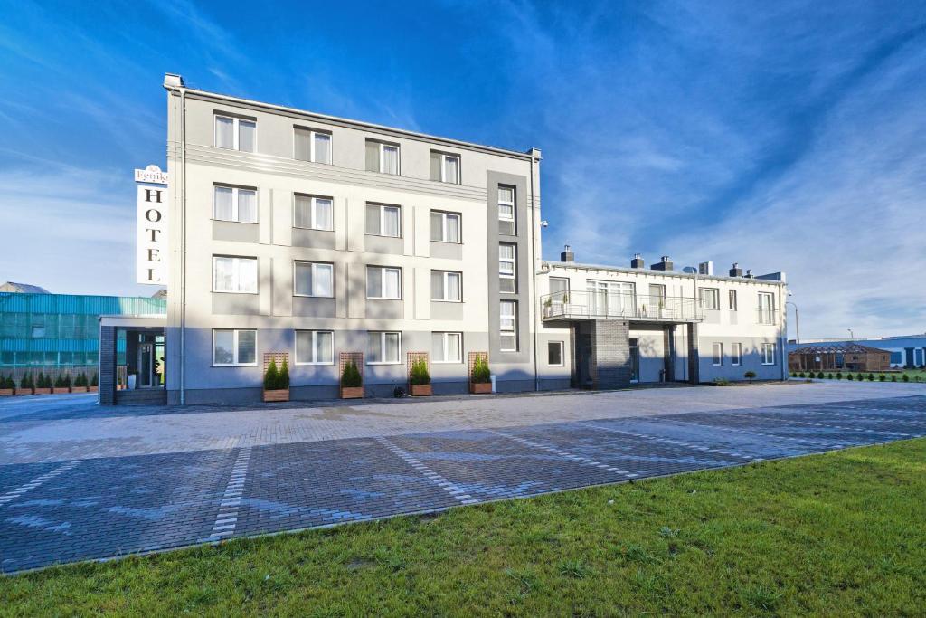 Hotel Feniks Gniezno Esterno foto